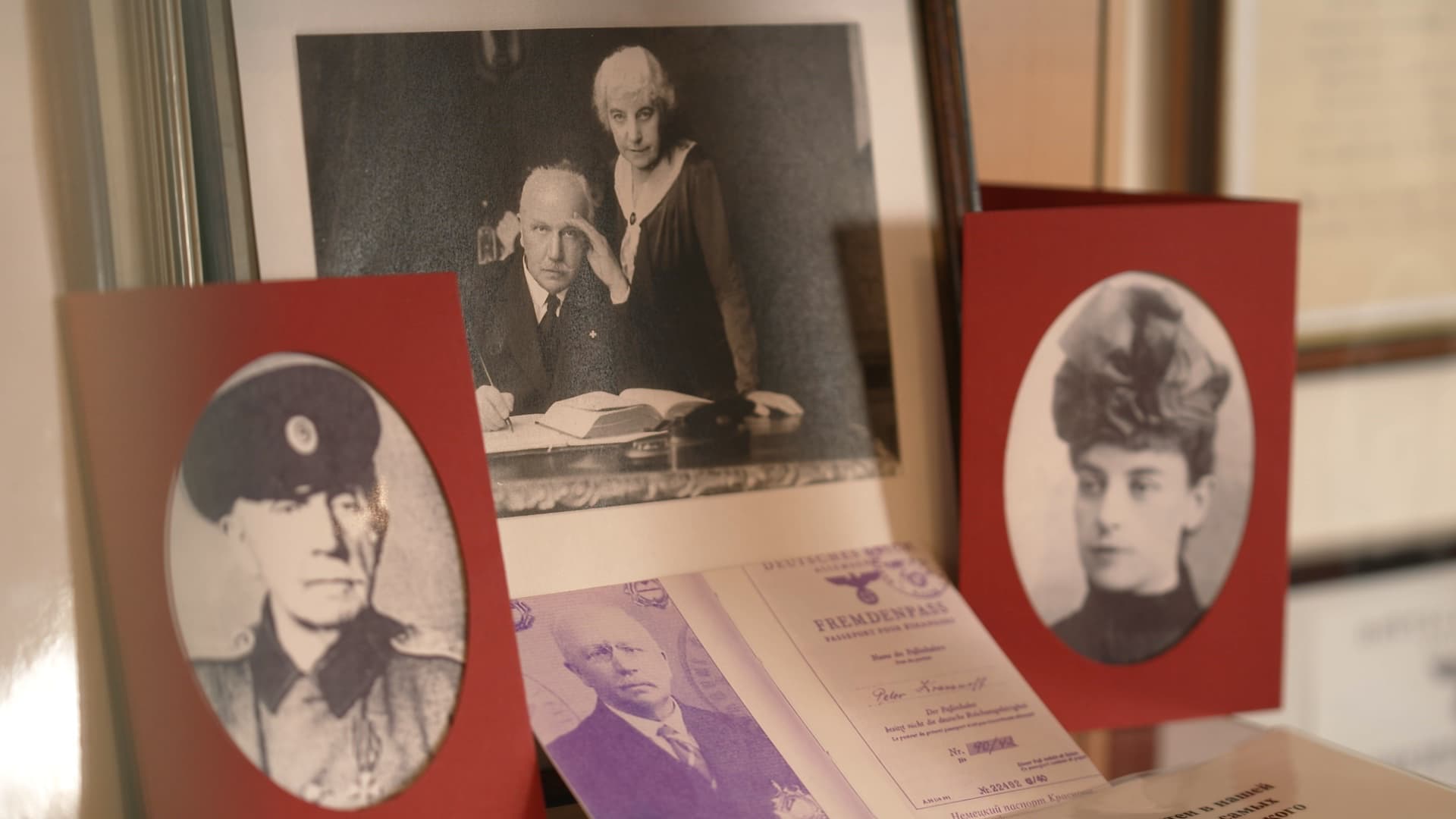 5 Fotos von General Krasnow und seine Frau Lydia w