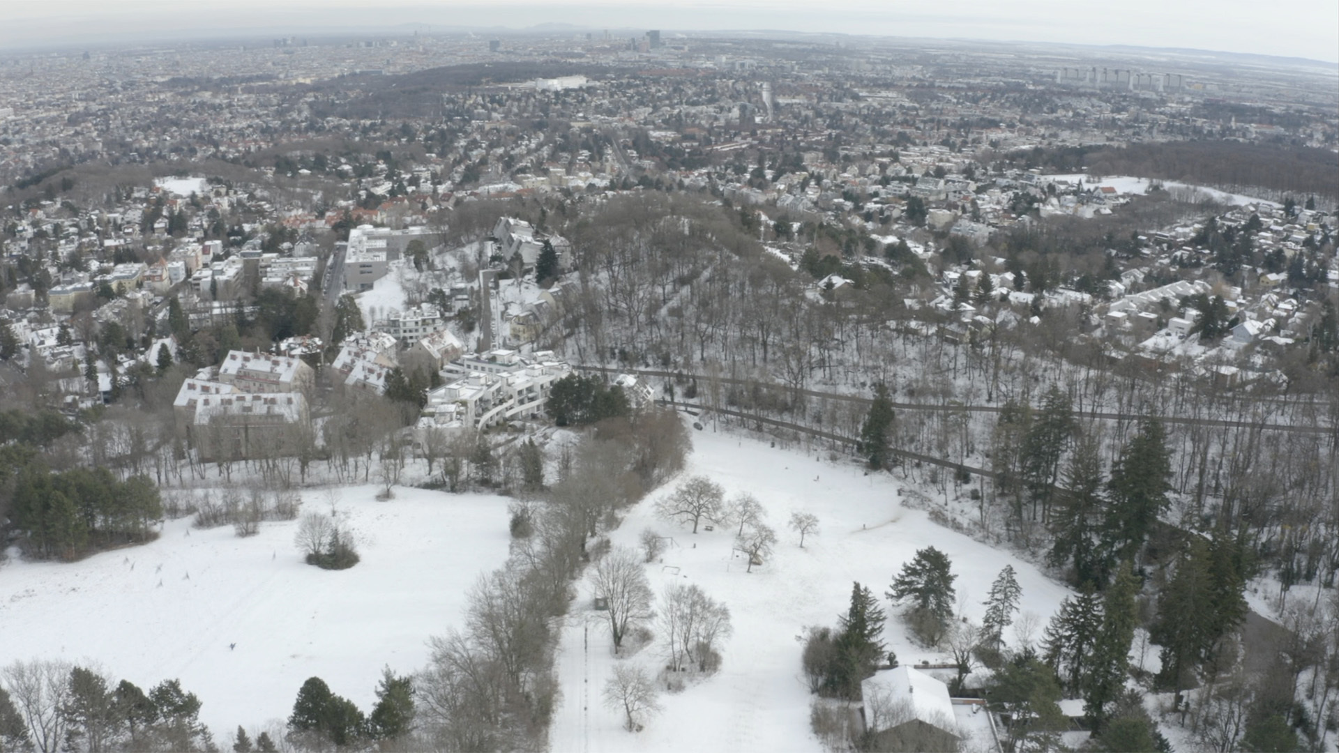8 Drohnenshot Schnee in Wien