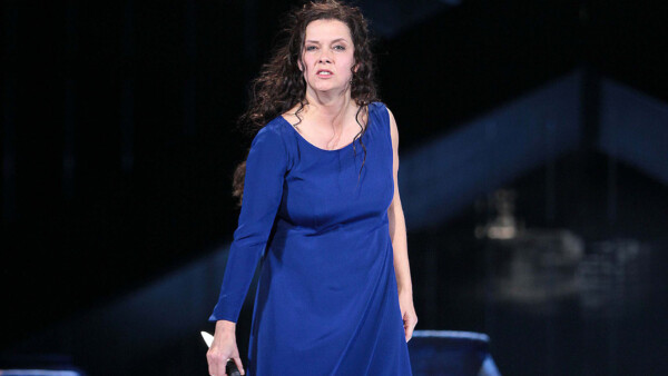 01_Angelika-Kirchschlager-The Rape_of_Lucretia_241 Rolf-Bock_s