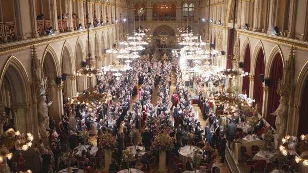 01 Mitternachtsquadrille totale Wiener Baelle