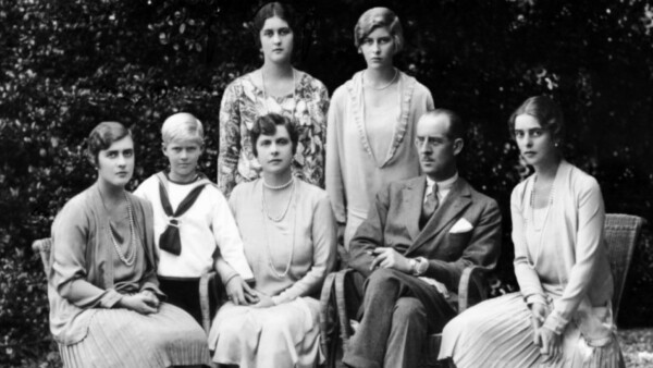 01 Pressefoto Prinz Philipp mit Eltern