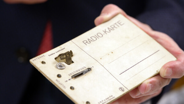 01 Radiokarte Ansichtskarte mit Radiotechnik