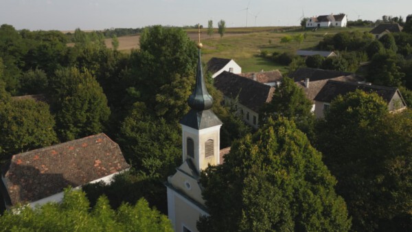 05 Pressefotos Bauer und Politik Kirchturm