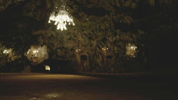 07 Ballsaal in der Tropfsteinhöhle von Postojna