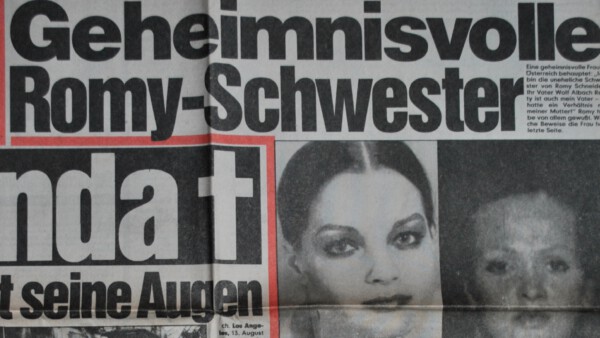 10 Zeitungsartikel über Romy Schneiders Halbschwester Sacha Darwin