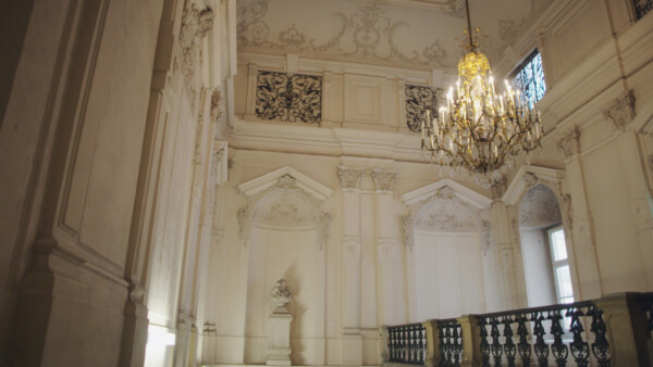 12 Das prächtige Vestibühl des Palais Rottal in der Singerstraße lässt nicht erahnen dass dieses Haus einmal ein Armenspital war