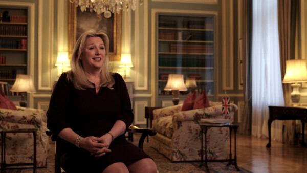 13 Pressefoto Lindsay Skoll Britische Botschafterin