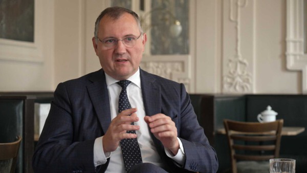 17 Das Ende der Dynastien Guenter Fuhrmann