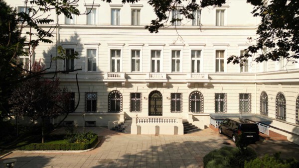 4 Das Ende der Dynastien Rus Botschaft Garten