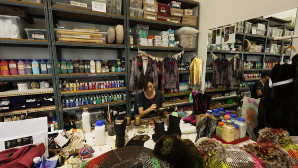 Bild16 Kostuemmalerei Copyright Clever Contents