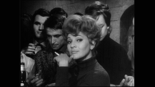 Bild4 Louise Martini Zigarette