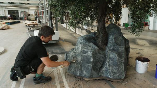 Bild6 Steine anmalen mit Baum Copyright Clever Contents