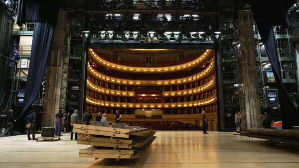 Bild9 Arbeiten hinter der Buehne Copyright Clever Contents