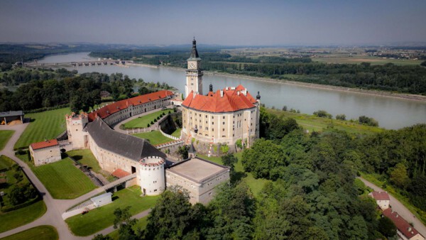 Foto02 Schloss Wallsee w