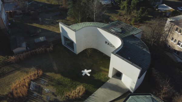 Glaspavillion des Museums in Kamenický Šenov in Tschechien