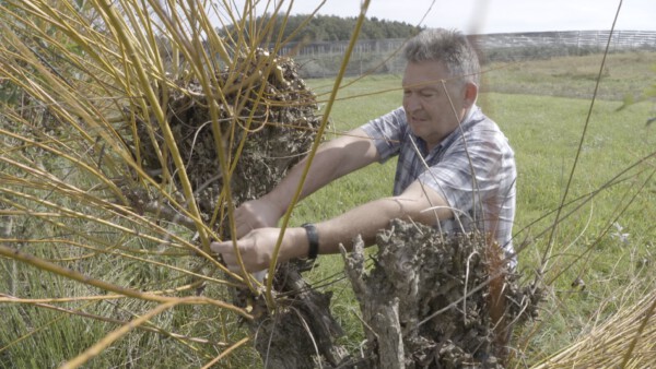 IKE Vulkanland Karl Lenz Junior erzählt über die Bedeutung und Hintergründe der Korbflechterei