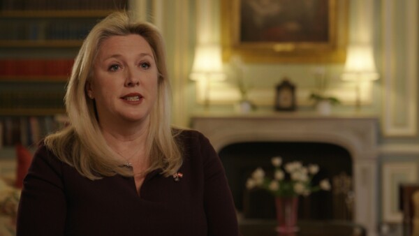 Lindsey Skoll Brit Botschafterin