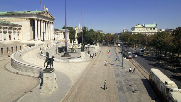 Ringstrasse_04_Blickauf Parlamentund Burgtheater_Klaus_Achter