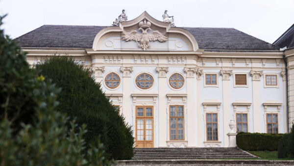 Schloss-Halbturn04