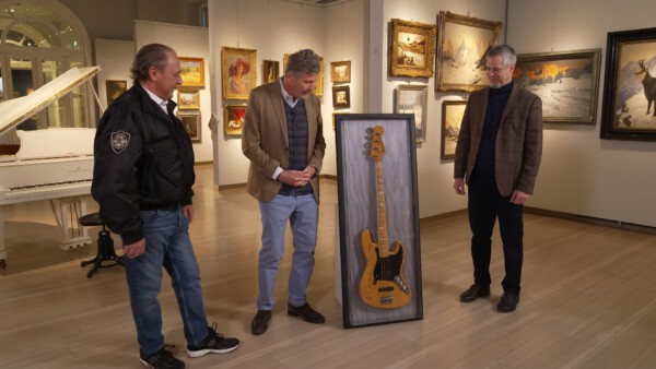 WSS116 Bild 03 Experte Moik mit Wilhelm Filanowski und der Falco Gitarre