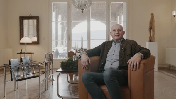 WSS124 01 Peter Manz praesentiert seine Villa in der Hinterbruehl