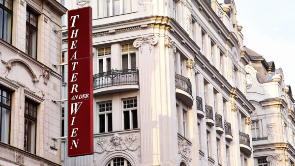 Theater_L1007466_s