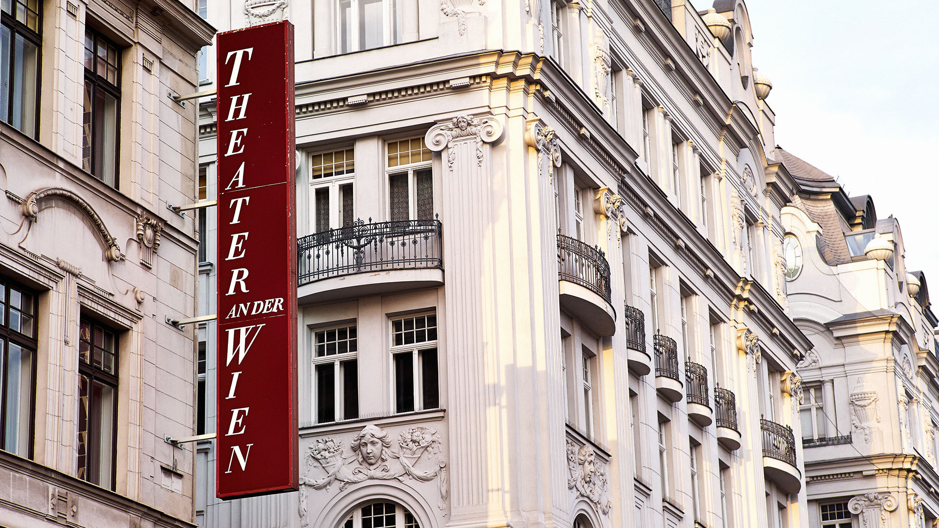 Theater_L1007466_s